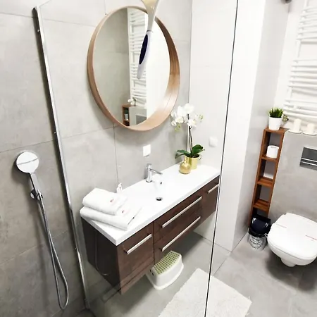 شقة Apartament Sloneczny Na Baltyckiej كولوبرزيغ
